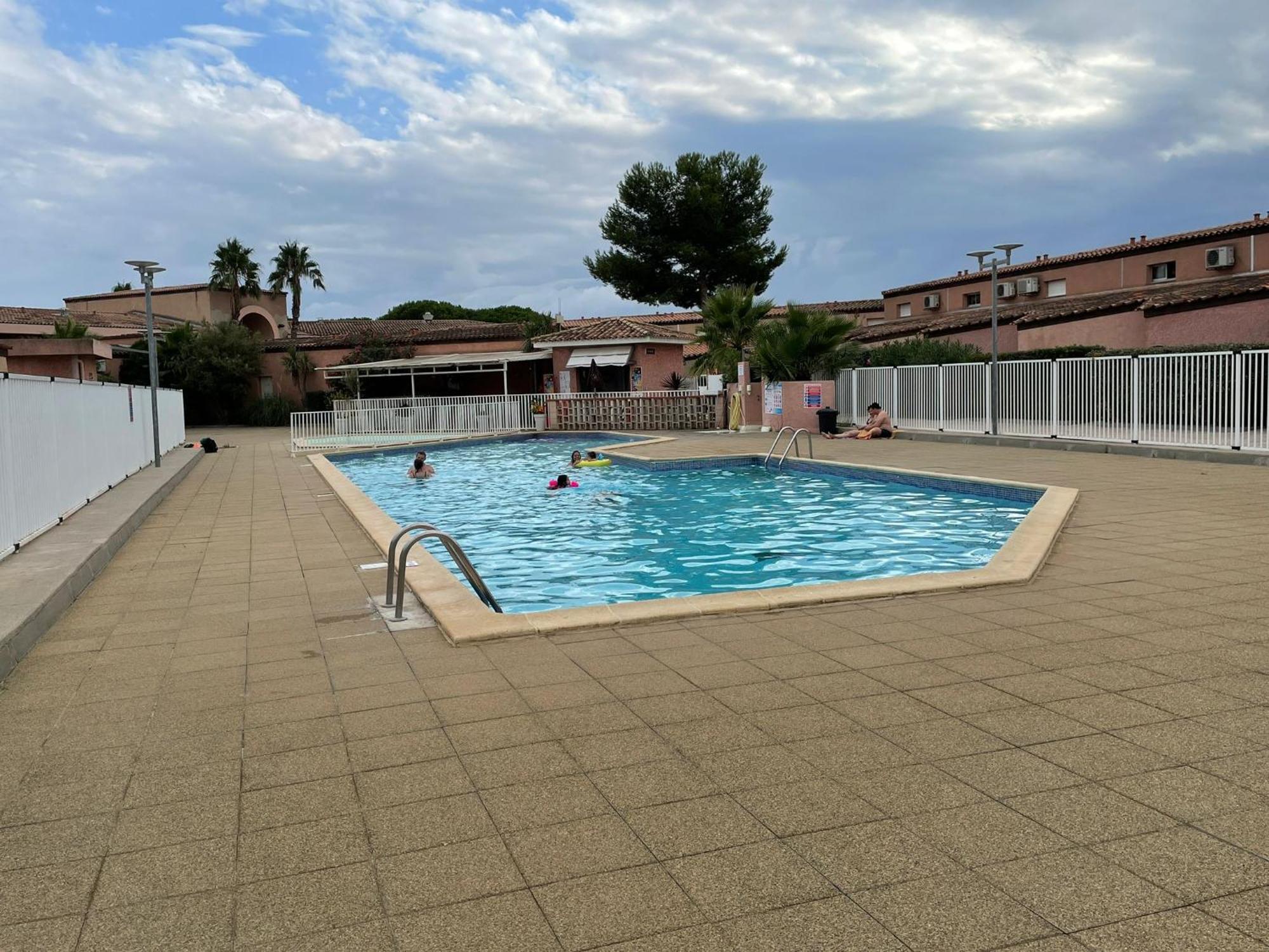Villa 2 Etoiles Proche Plage Et Commerces Saint-Cyprien  Room photo